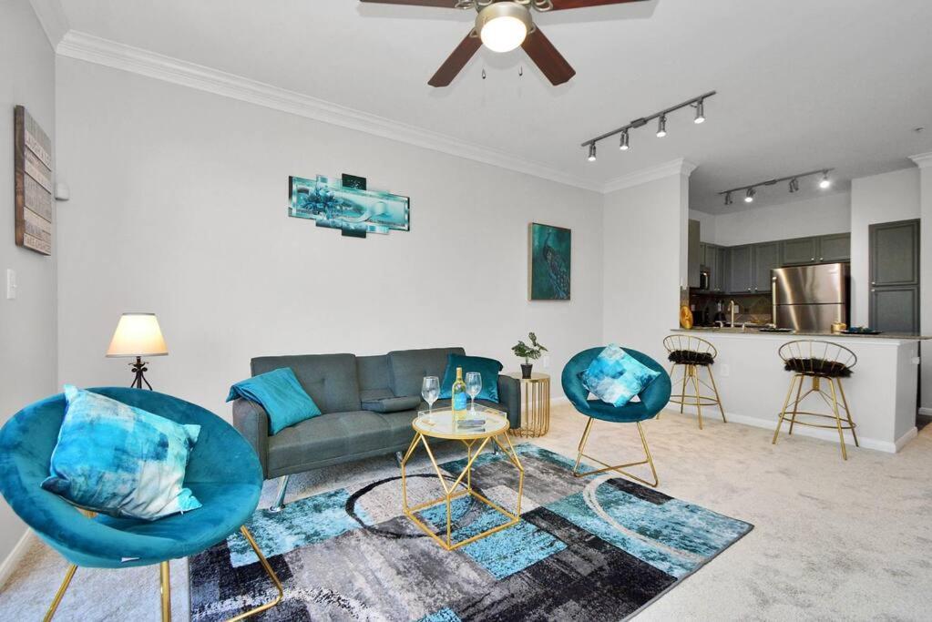 The Turquoise Suite Houston Exterior photo